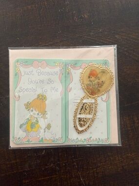 Precious Moments Gold Heart Vintage-Style Hair Barrette/book marker Illustration